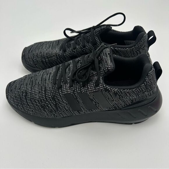 NWOB Adidas Swift Run 22 J Black/ Grey Unisex US Size 6.5 main image 11